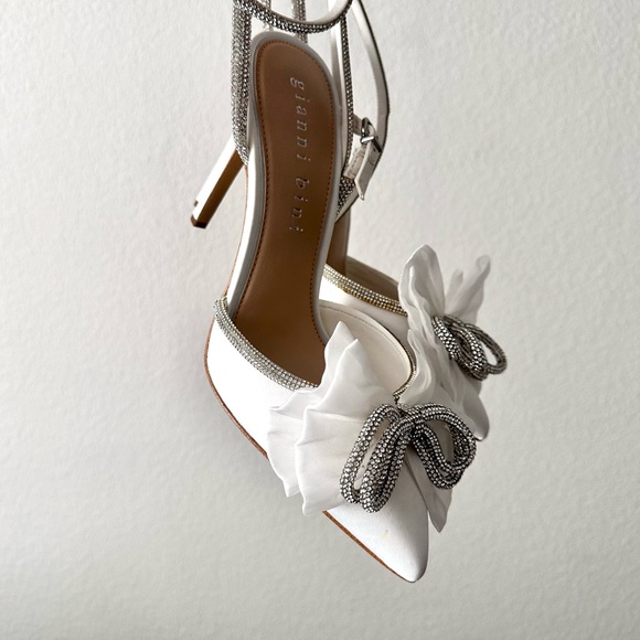 Niomi Rhinestone Embellished Bow Heels - Picture 11 of 16